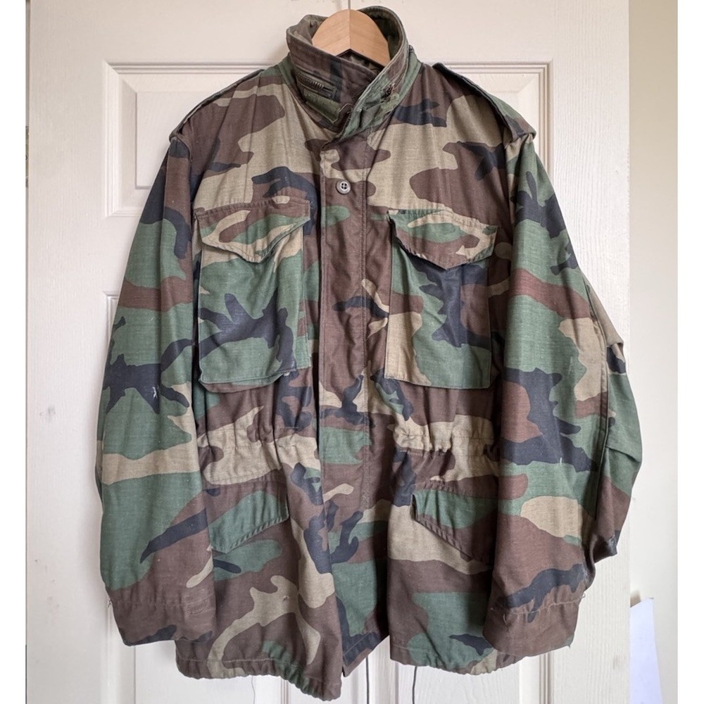 Vtg 80's US Military Woodland Camo Cold Weather Field Jacket w/ Hood MD Short